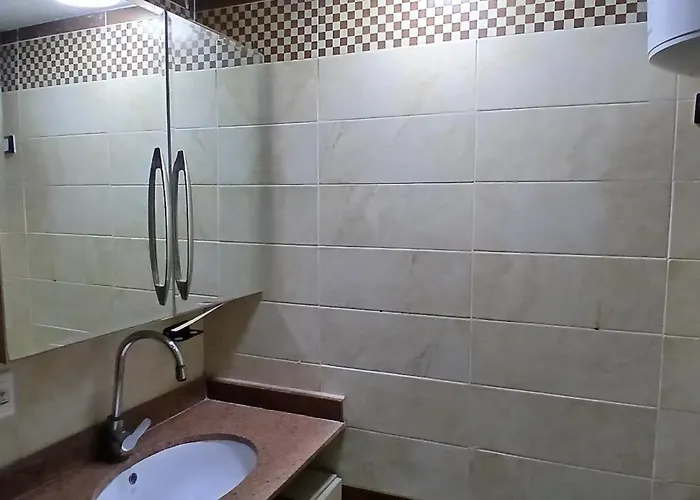 Furnished & Kitchen Seaview Beachfront Near Airport *