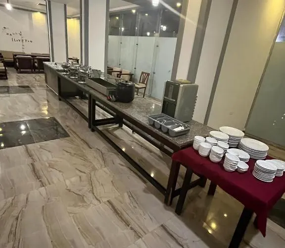 Furnished & Kitchen Seaview Beachfront Near Airport Apartment Hurghada