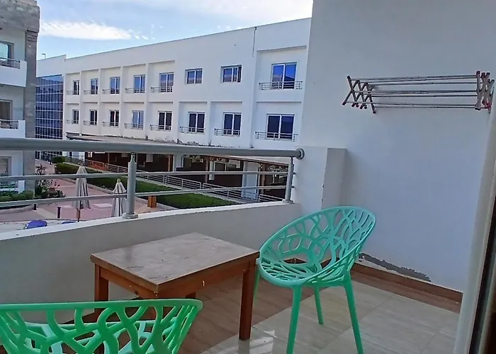 Furnished & Kitchen Seaview Beachfront Near Airport Apartment *