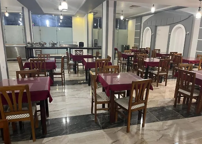 Apartment Furnished & Kitchen Seaview Beachfront Near Airport *