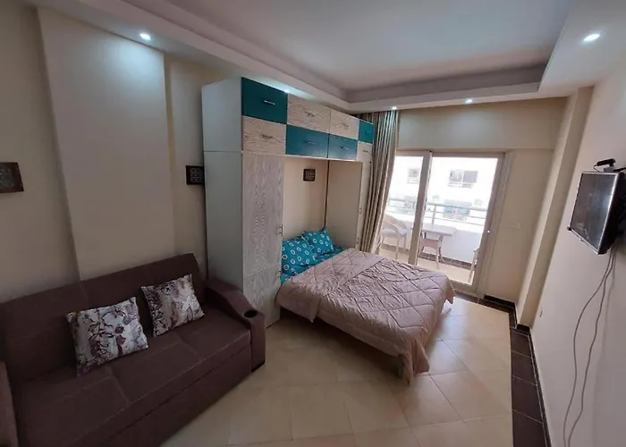 Furnished & Kitchen Seaview Beachfront Near Airport Apartment *