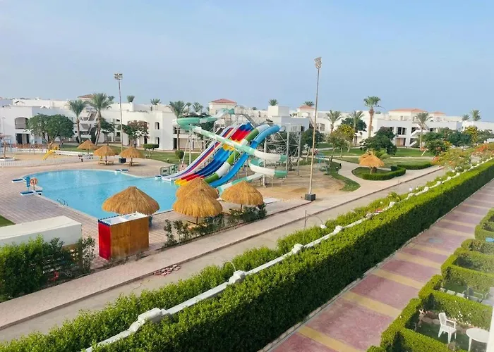Furnished & Kitchen Seaview Beachfront Near Airport Apartment Hurghada