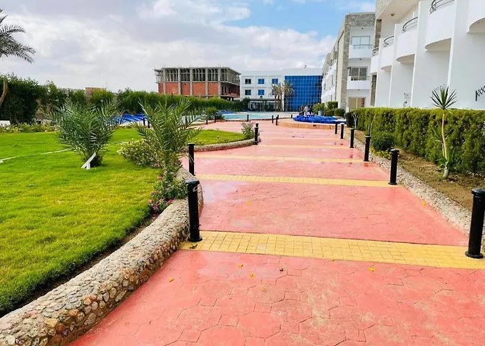 Apartment Furnished & Kitchen Seaview Beachfront Near Airport Hurghada