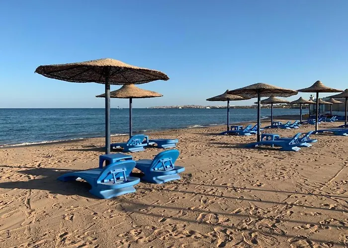 Furnished & Kitchen Seaview Beachfront Near Airport Apartment Hurghada